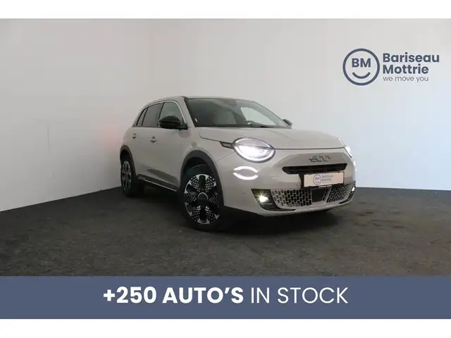 Fiat 600 LA PRIMA HYBRID AUTOMAAT *LEDER*DAB*GPS*CARPLAY*CA