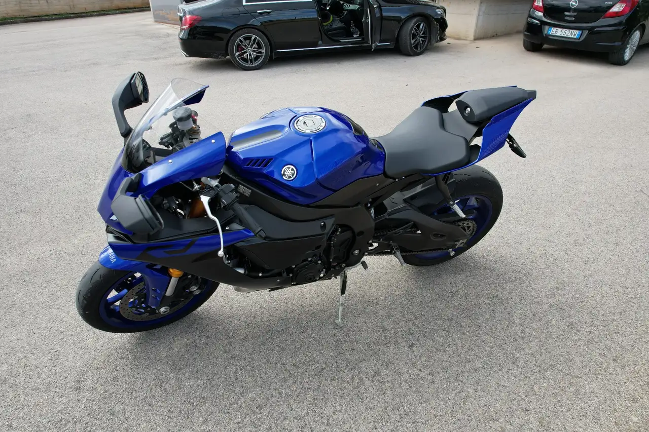 Yamaha YZF-R1