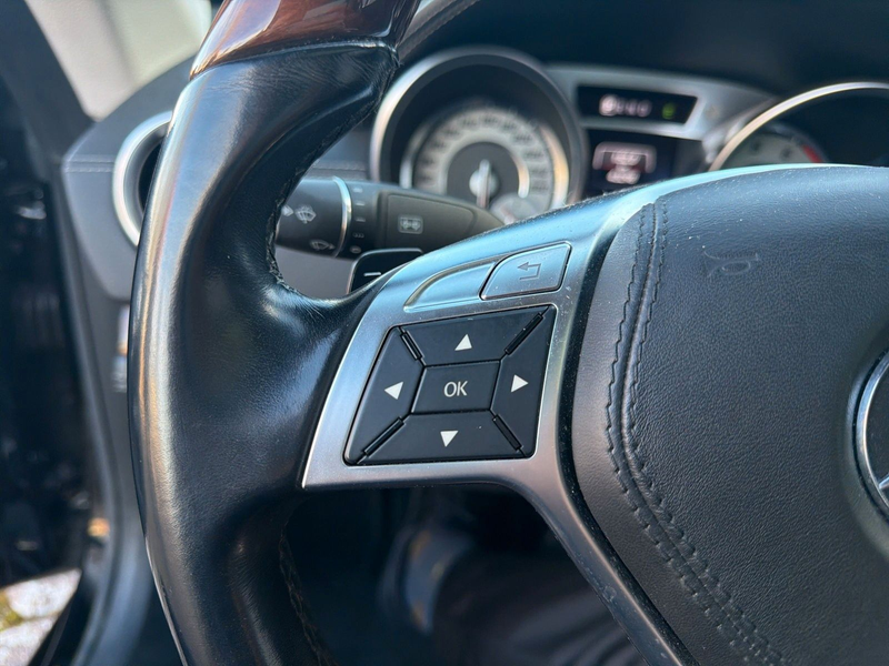 Mercedes-Benz SL 500 Roadster AMG VARIO/MASSAGE/RFK/SITZBEL. — photo 25