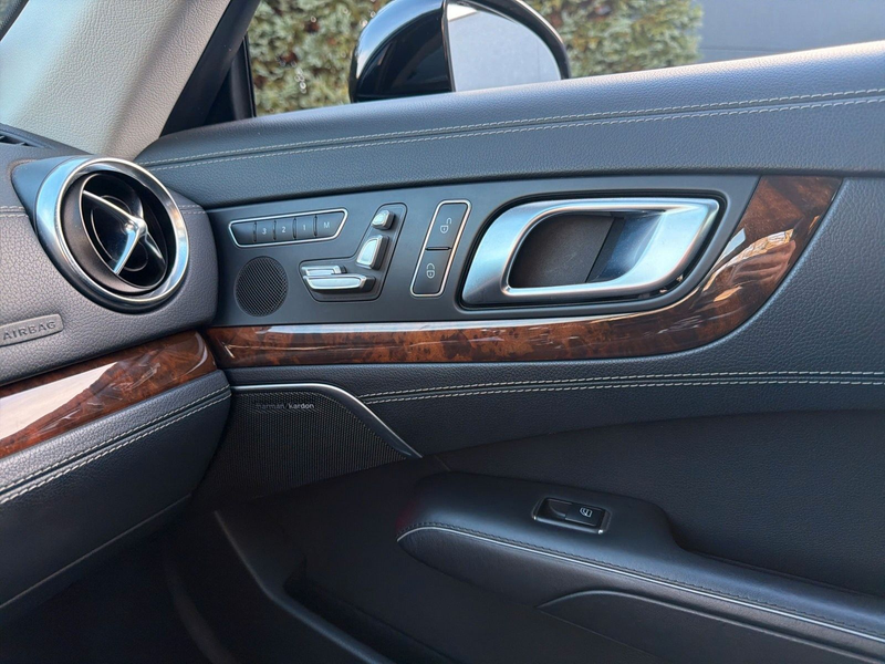 Mercedes-Benz SL 500 Roadster AMG VARIO/MASSAGE/RFK/SITZBEL. — photo 9