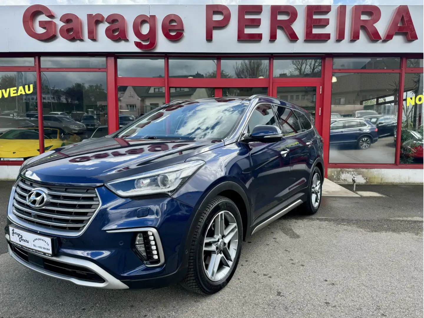 Hyundai Grand Santa Fe 2.2CRDi 200 AWD PANO CUIR NAVI 7 SITZE Kék - 2