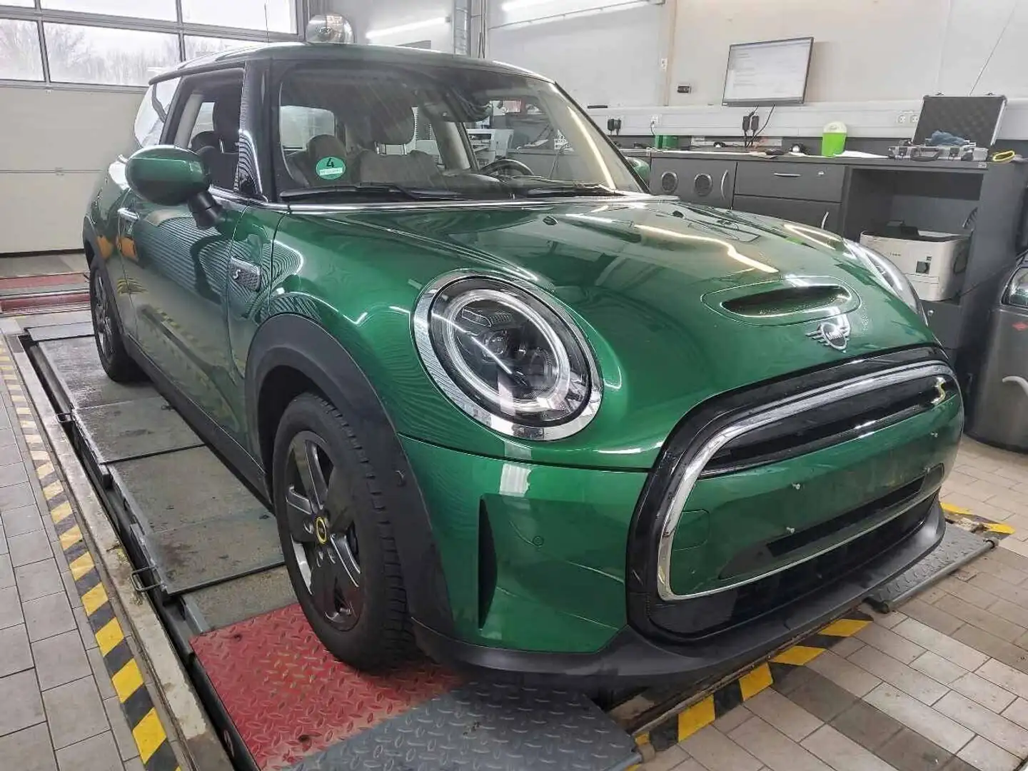 MINI Cooper SE Classic Trim ACC HEAD UP Grün - 2