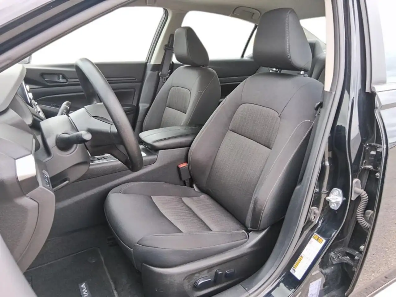 Nissan Altima снимка Nissan Altima