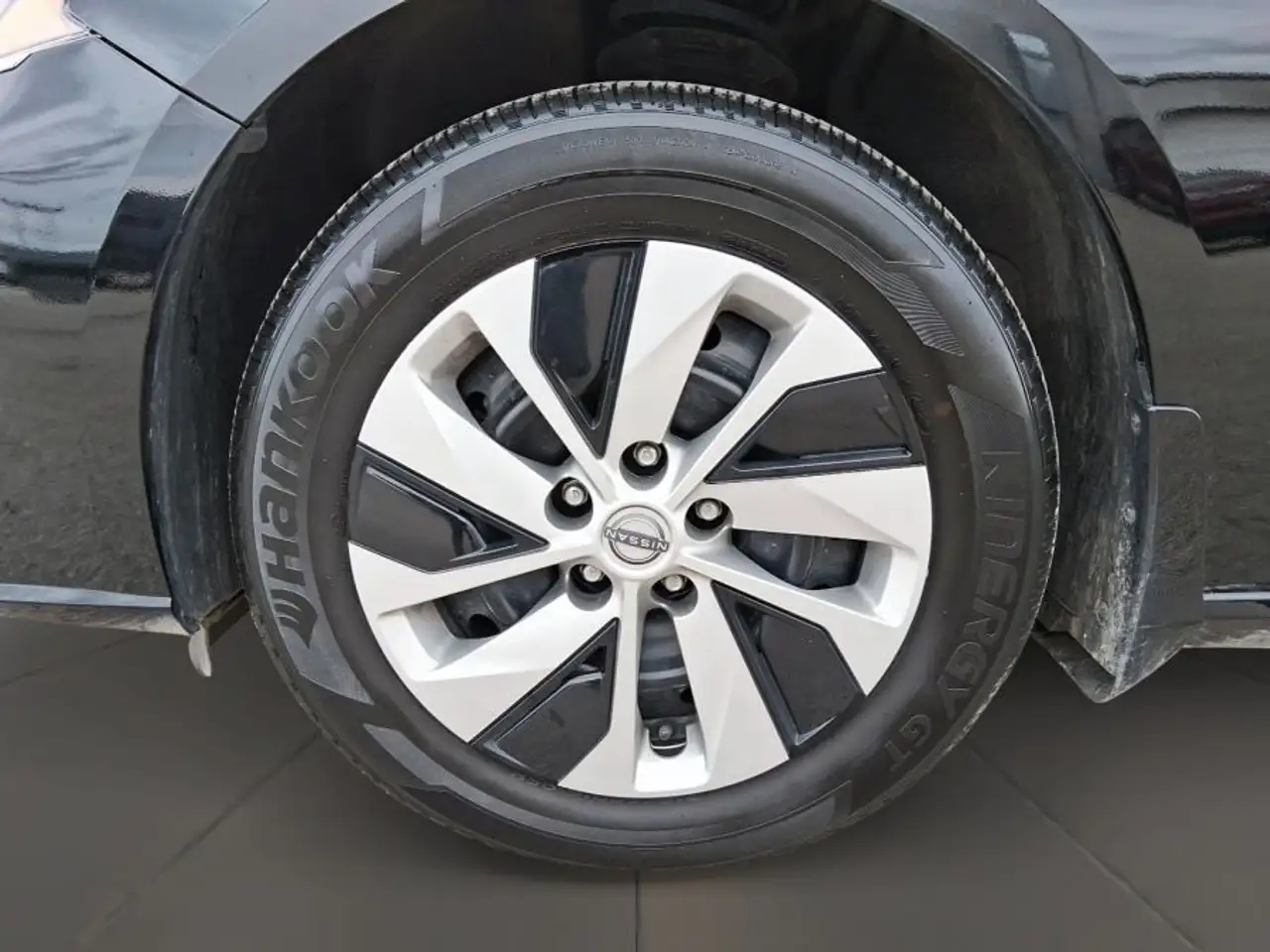 Nissan Altima снимка Nissan Altima
