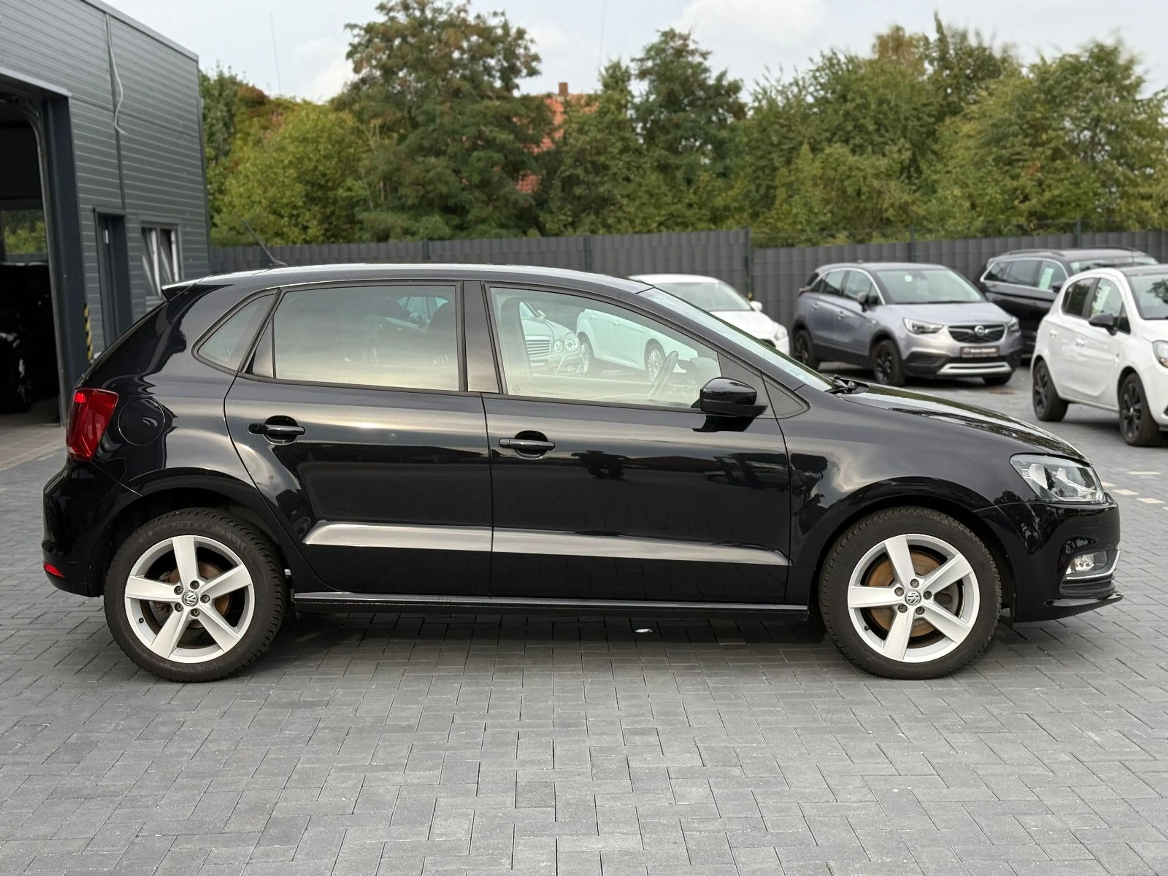 Volkswagen Polo V Highline 1.2*1Hand*SHZ*Klimatronic*PDC* — photo 4