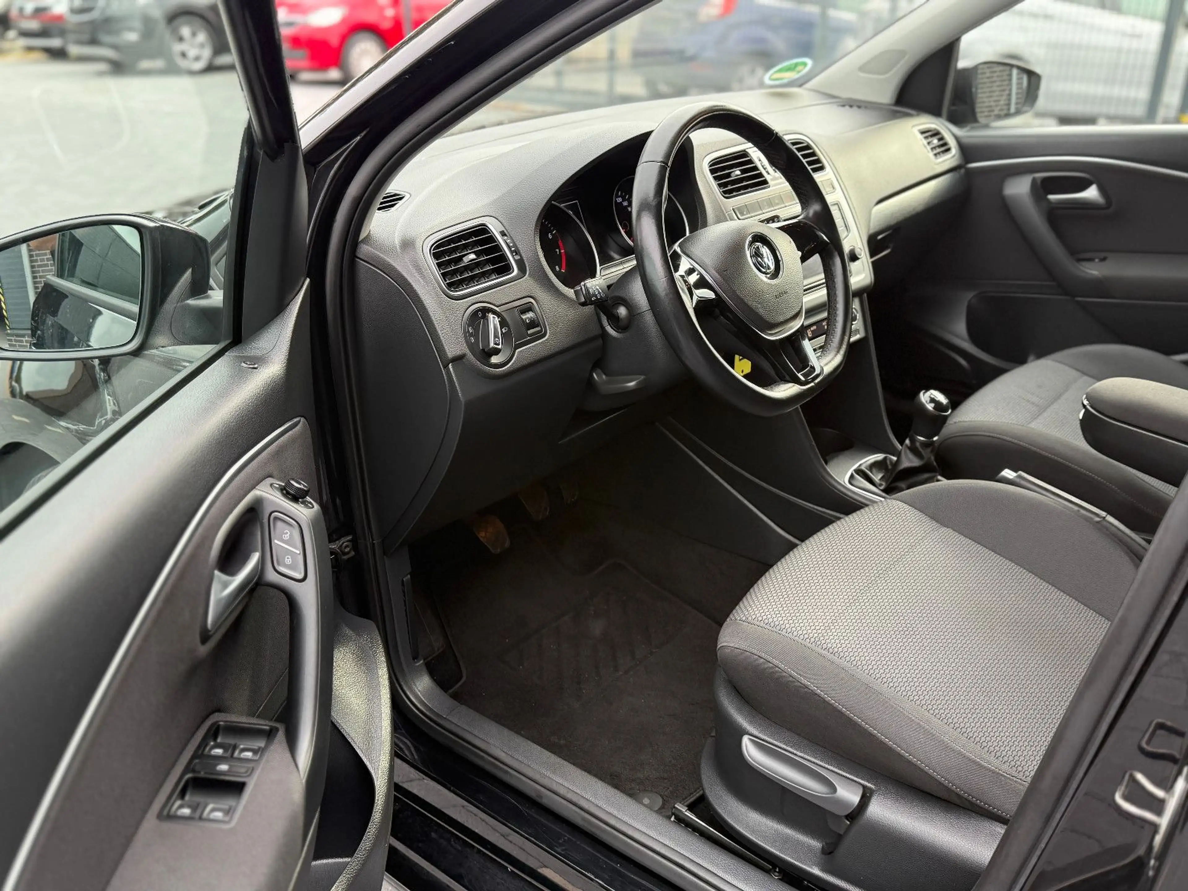 Volkswagen Polo V Highline 1.2*1Hand*SHZ*Klimatronic*PDC* — photo 14