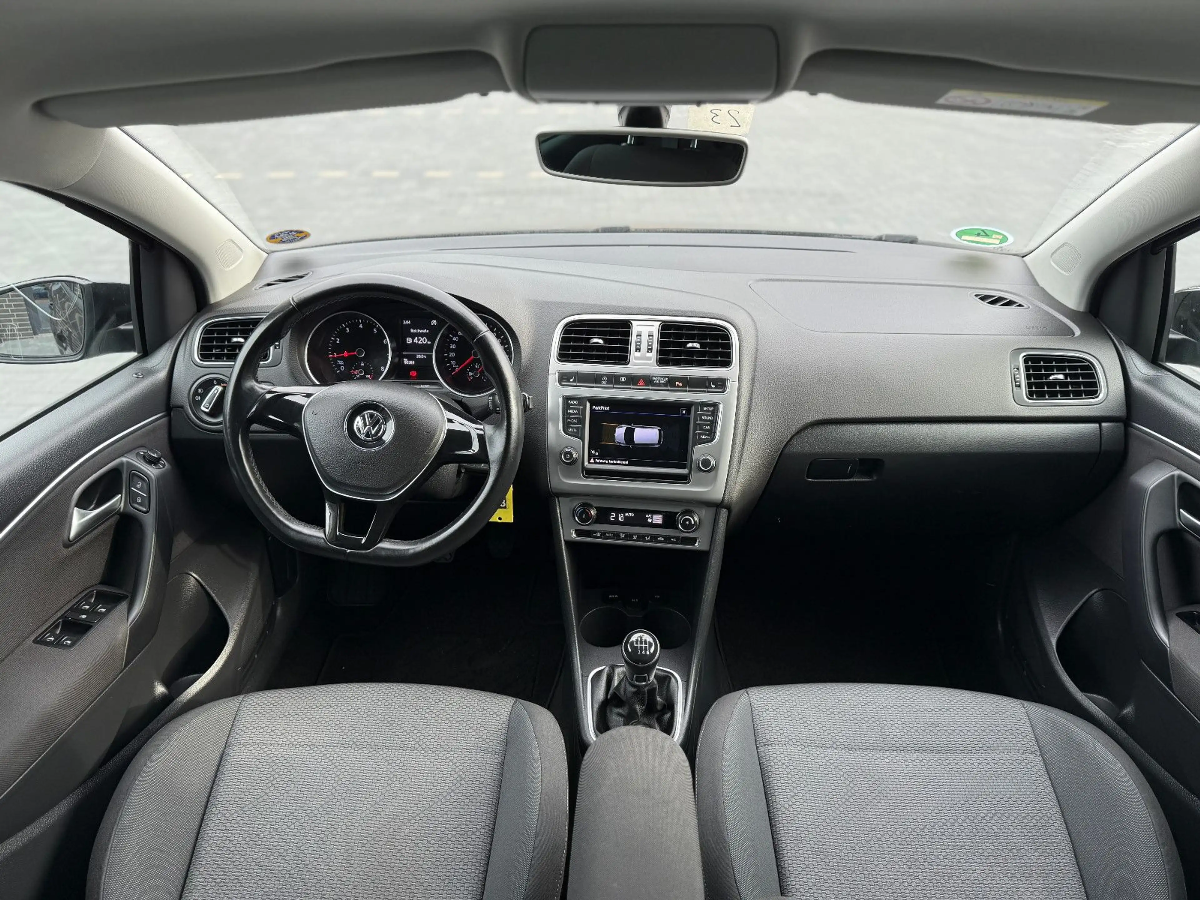 Volkswagen Polo V Highline 1.2*1Hand*SHZ*Klimatronic*PDC* — photo 11