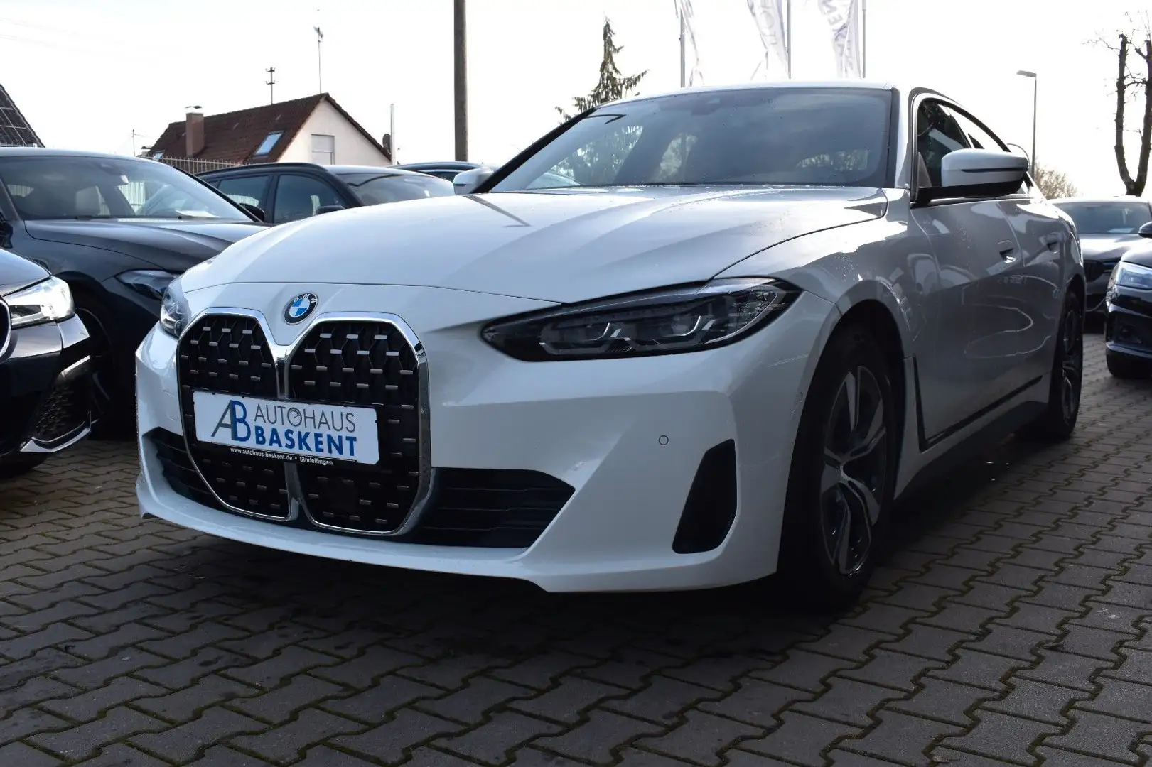 BMW 420 420 d Gran Coupé*GLASDACH*AHK*M LENKRAD*LEDER* Weiß - 1
