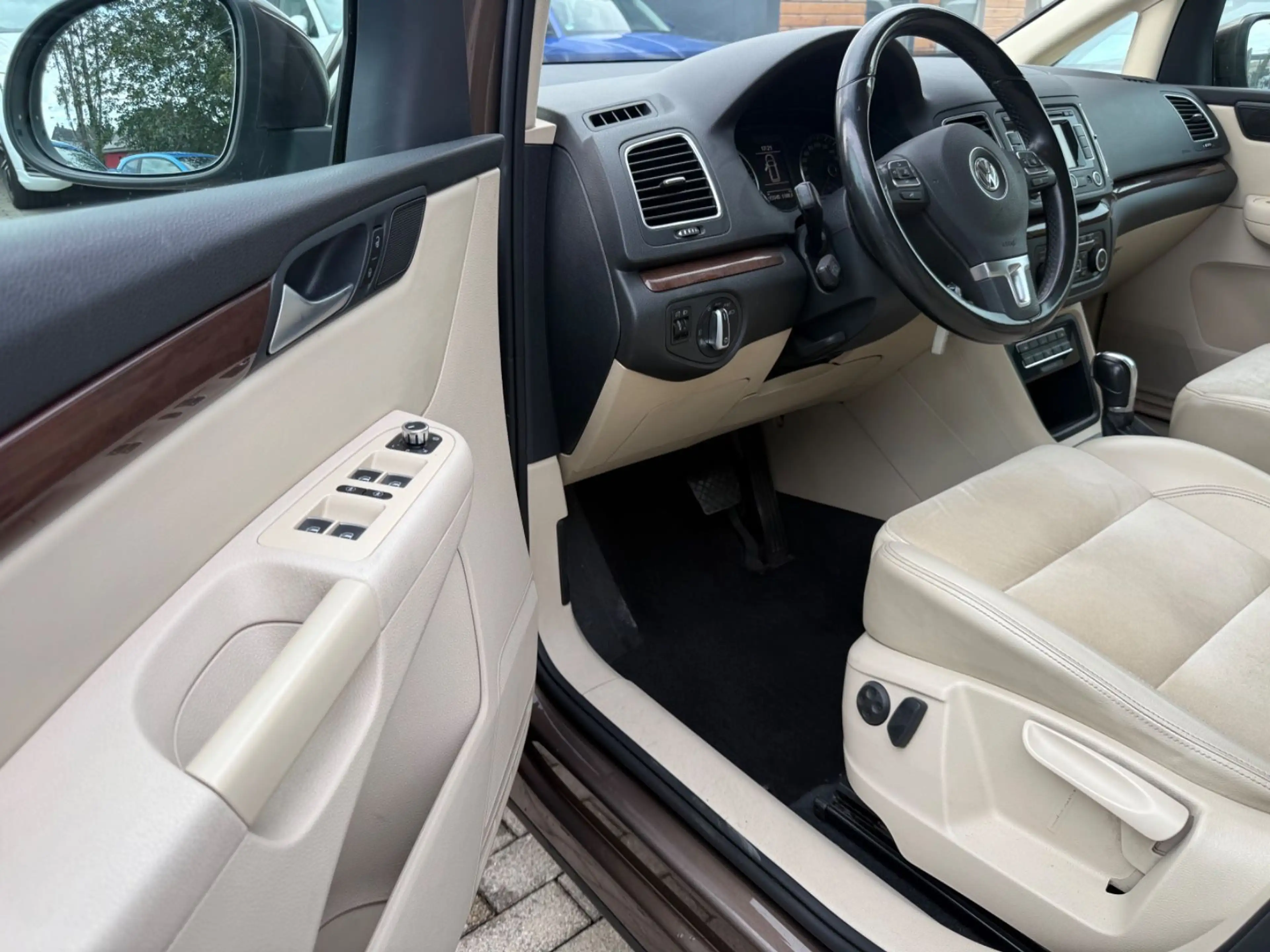 Volkswagen Sharan Highline 2.0 TDI*DSG*7-Sitz*E-Türe*NAVI — photo 5