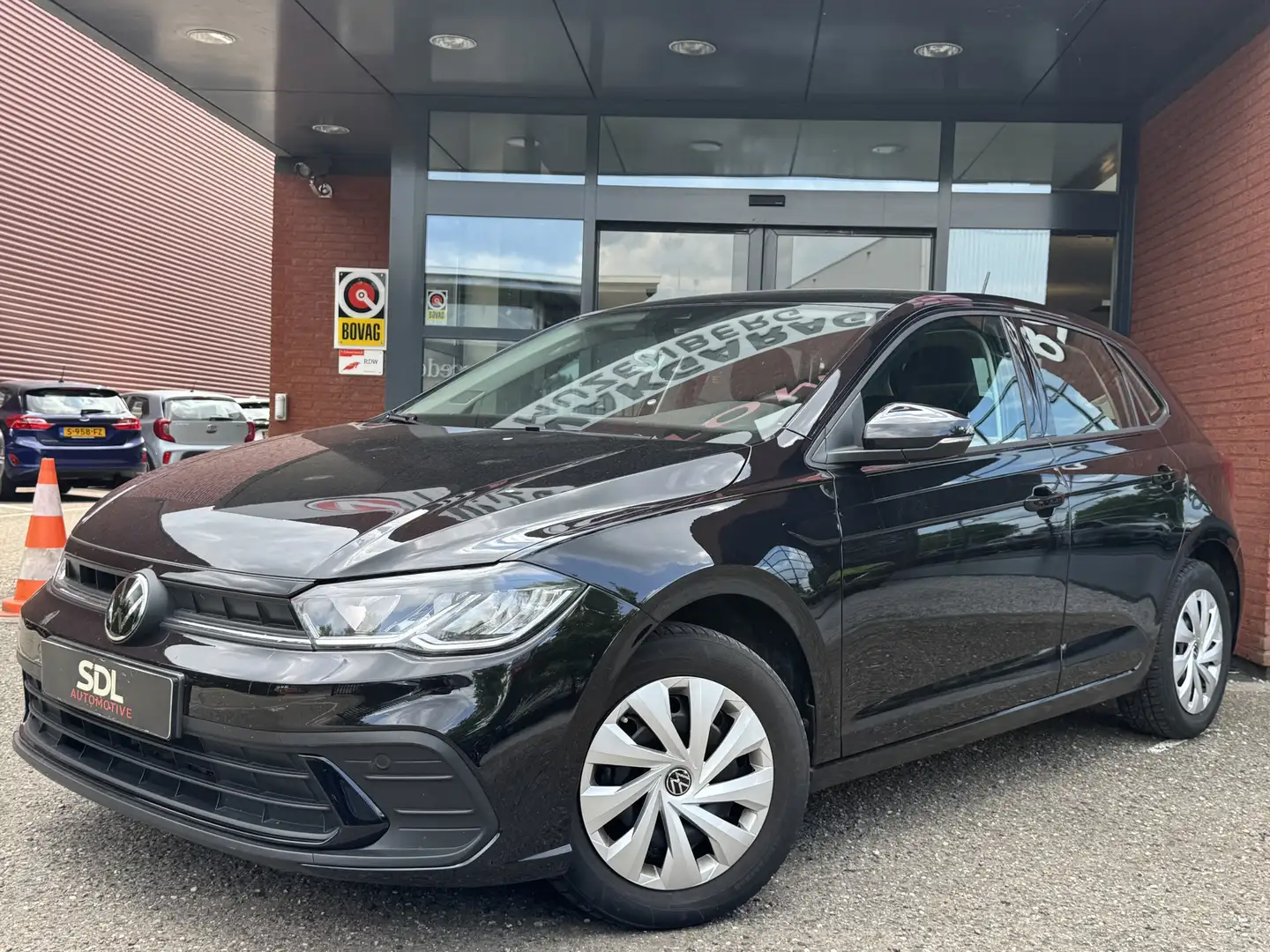 Volkswagen Polo 1.0 TSI Comfortline // AIRCO // APPLE CARPLAY - AN Zwart - 2