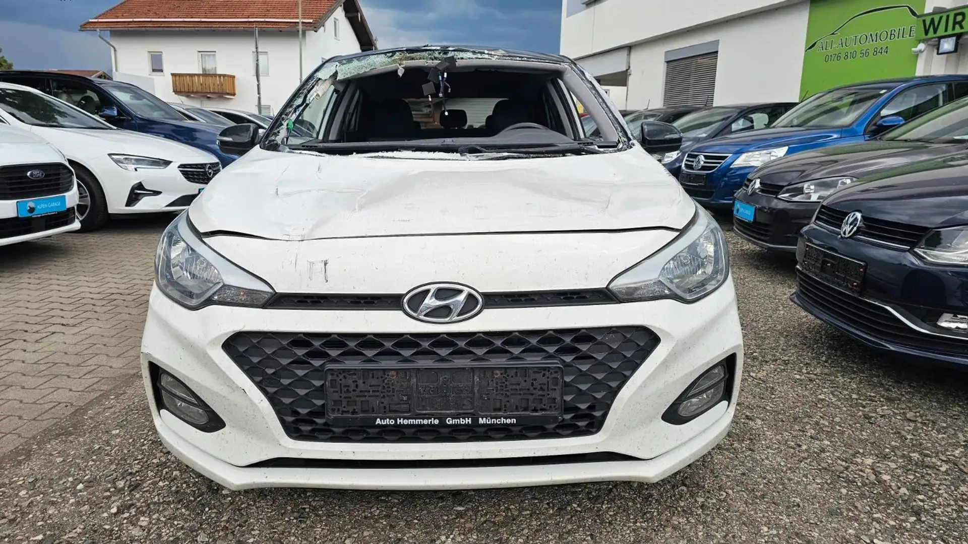 Hyundai i20 YES! Plus*1,0 BENZIN*TEMPO*NAVI*SHZ*NEU TUV Weiß - 2