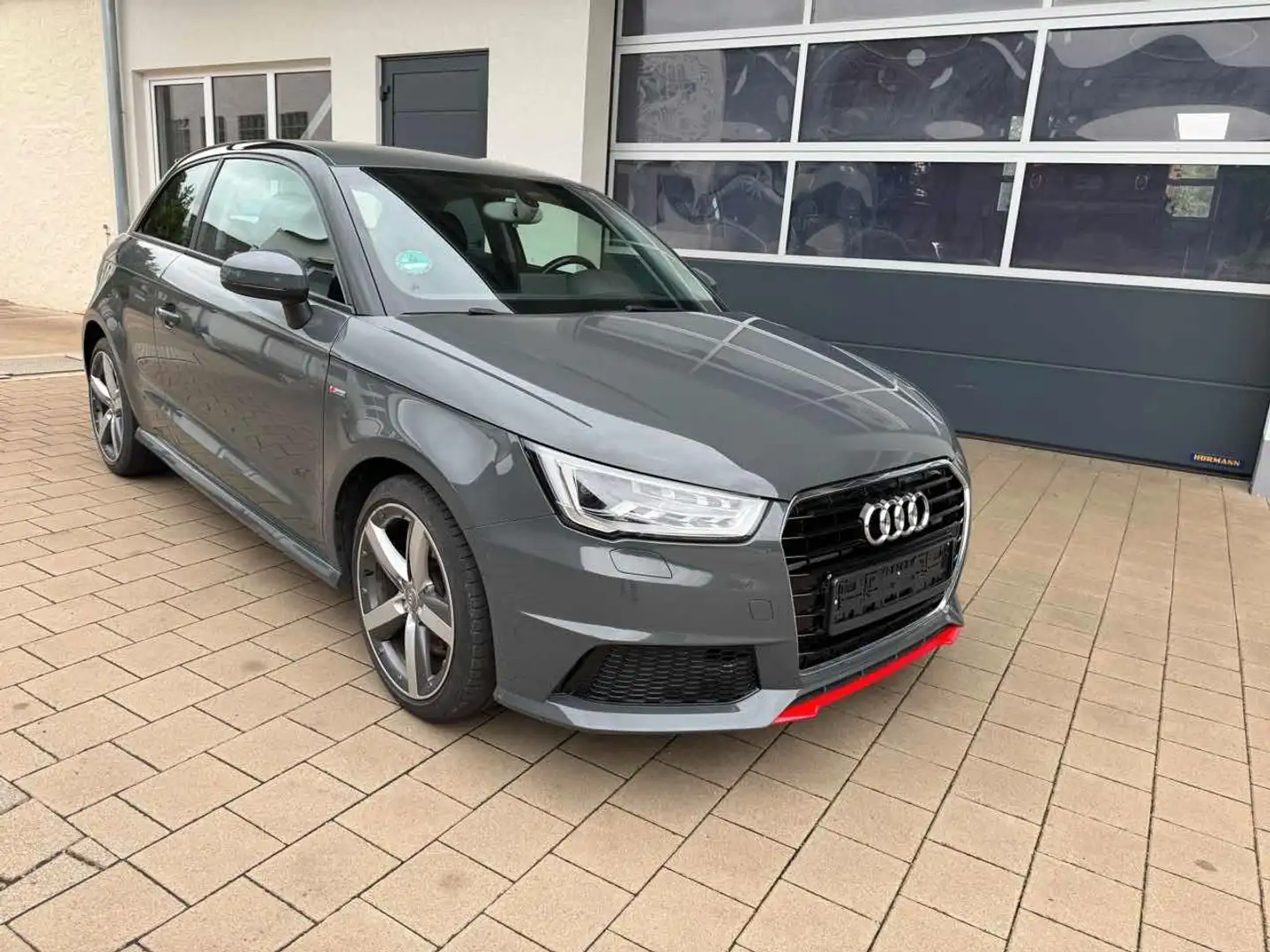 Audi A1 Sport S-line 8fach Navi Automatic Grijs - 1