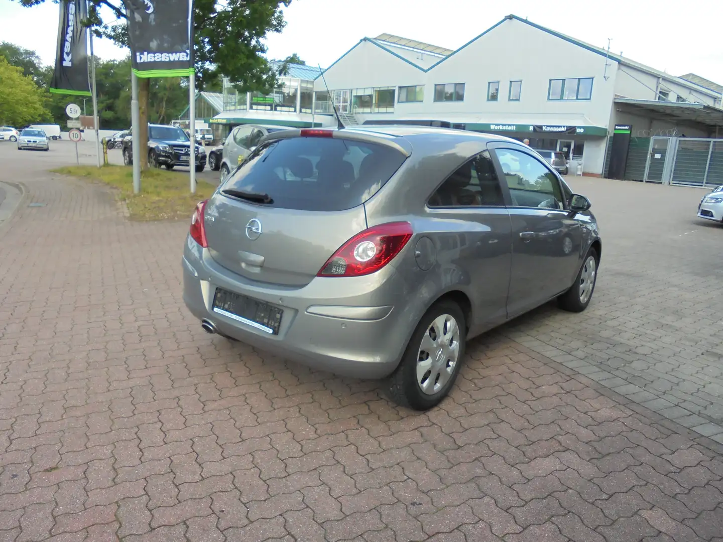 Opel Corsa Satellite Beige - 2
