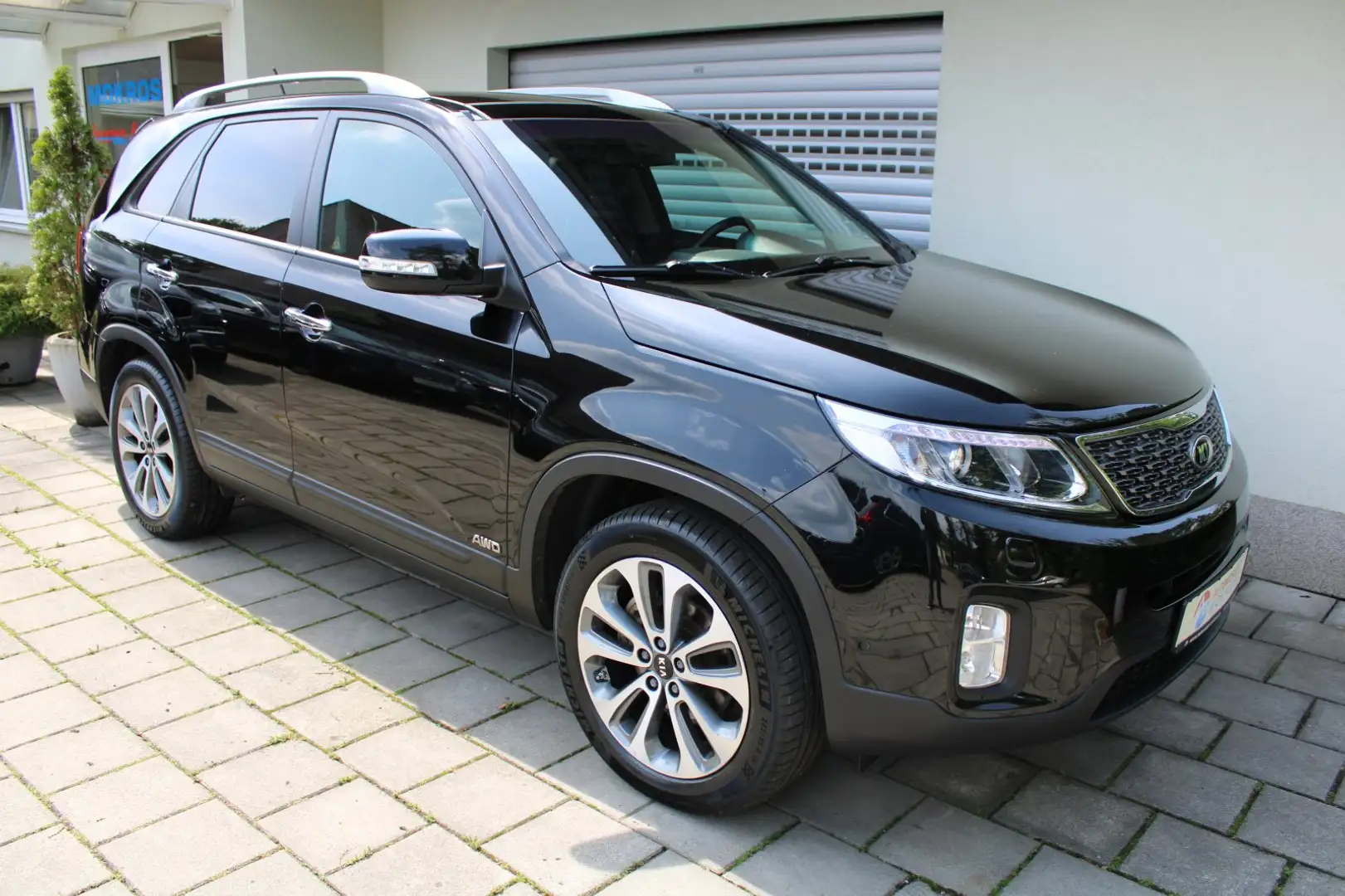 Kia Sorento 2.2 CRDi AWD Aut. Platinum Edition Leder Navi Pano Noir - 1