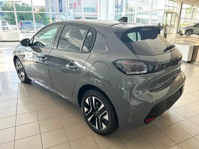 Peugeot 208 view 6