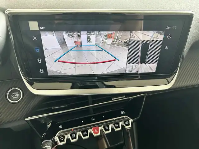 Peugeot 208 view 11