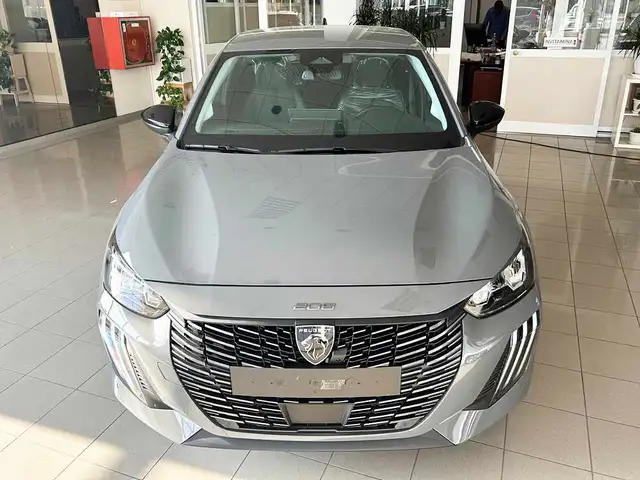 Peugeot 208 view 2