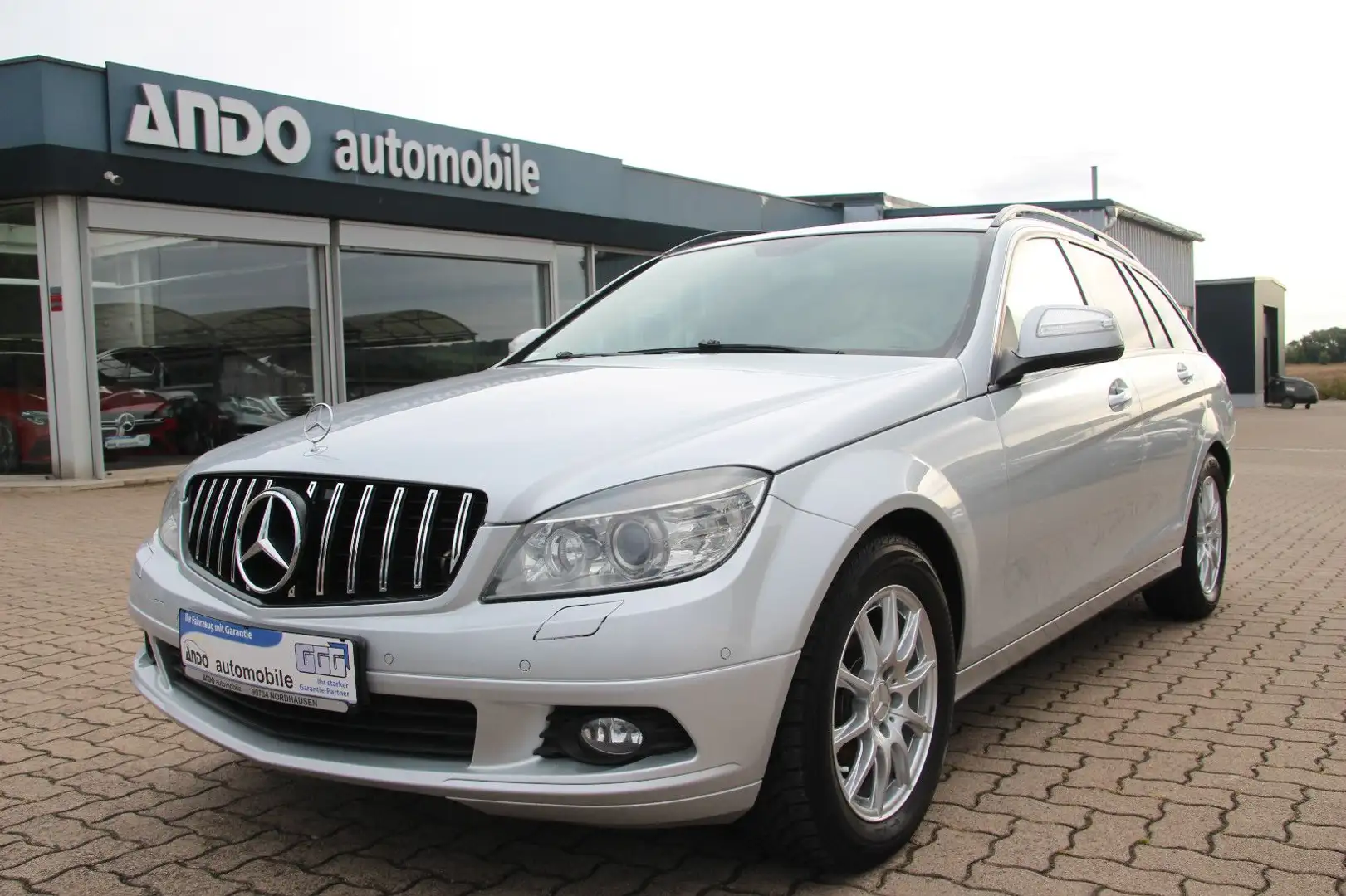 Mercedes-Benz C 220 CDI T Automatik Leder/Xenon/SHZ/PDC/AHK Stříbrná - 1