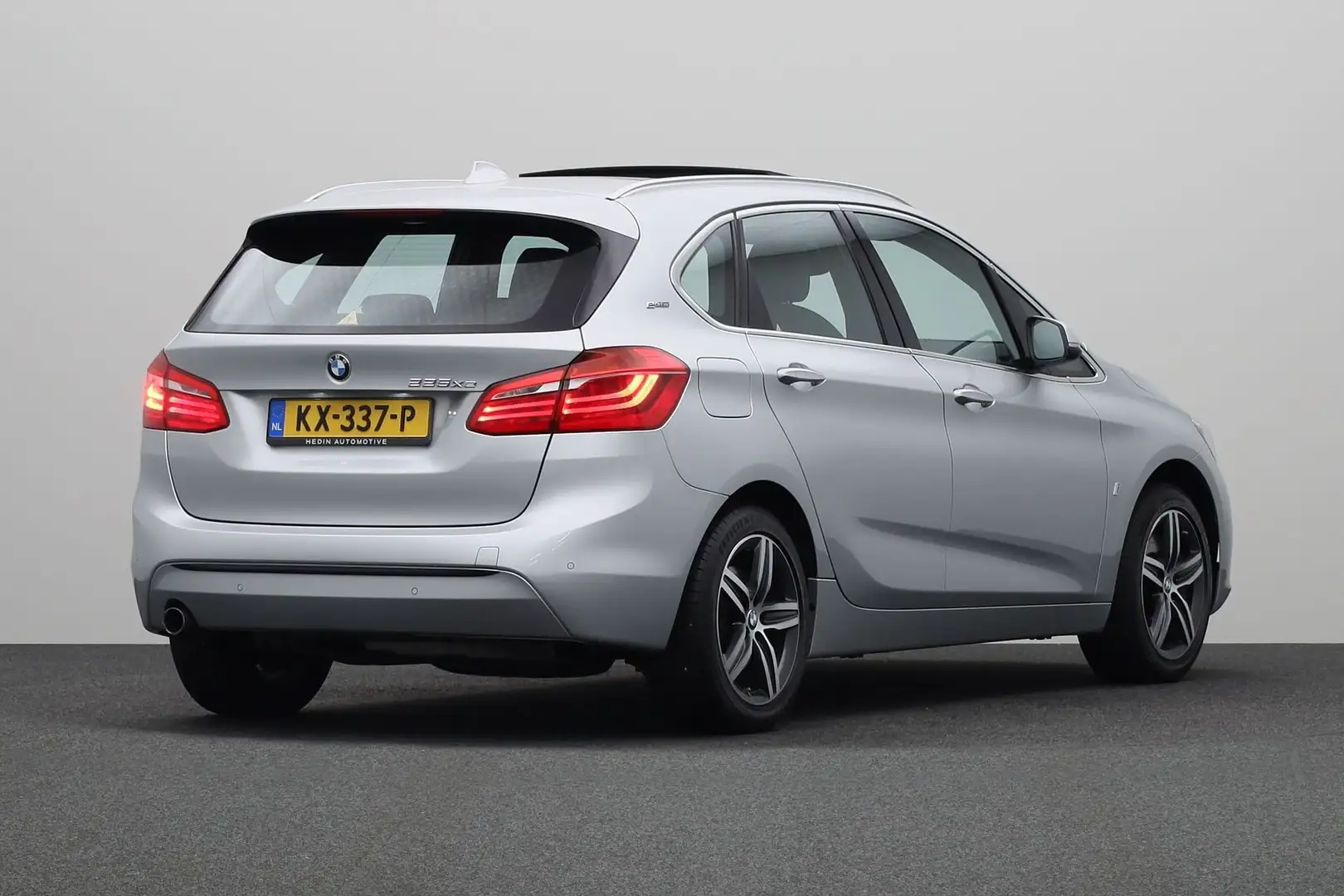 BMW 225 2-serie Active Tourer 225xe iPerformance Centennia Grijs - 2