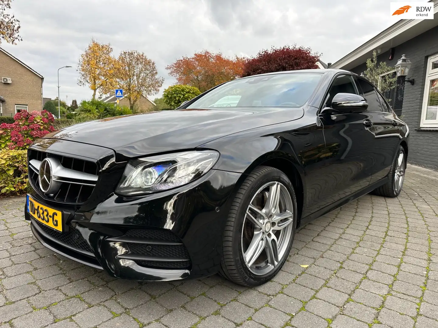 Mercedes-Benz E 350 d Prestige Plus, AMG, Pano, Luchtvering, VOL! Noir - 1