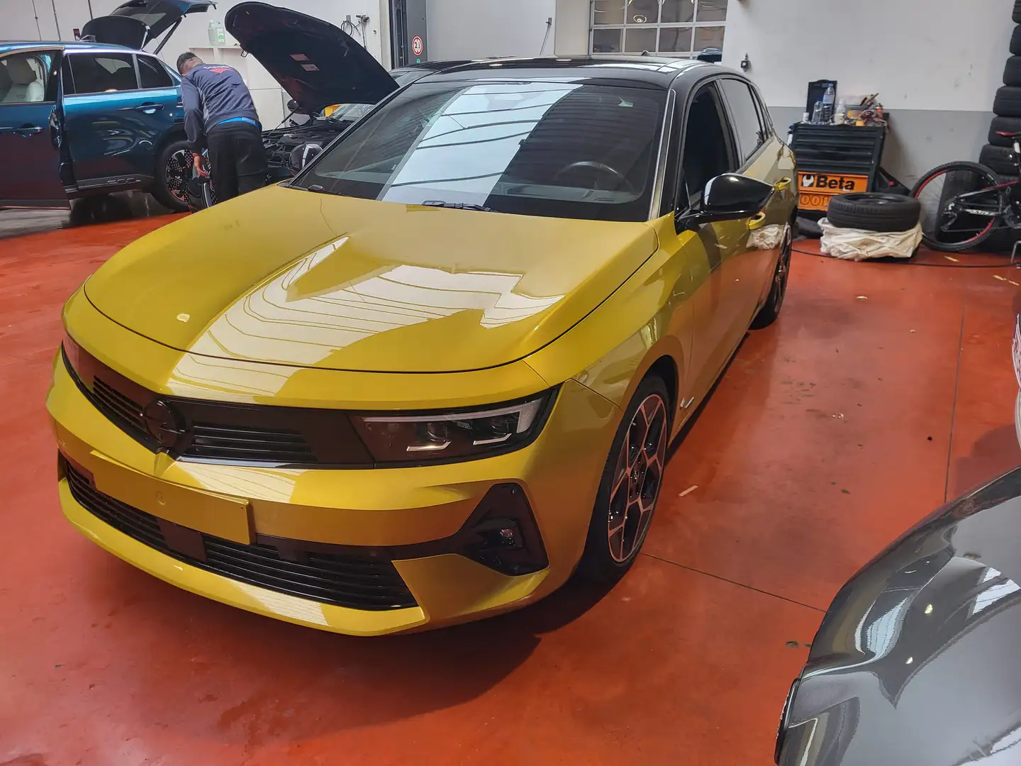 Opel Astra Astra Plug-In-Hybrid Ultimate Jaune - 1