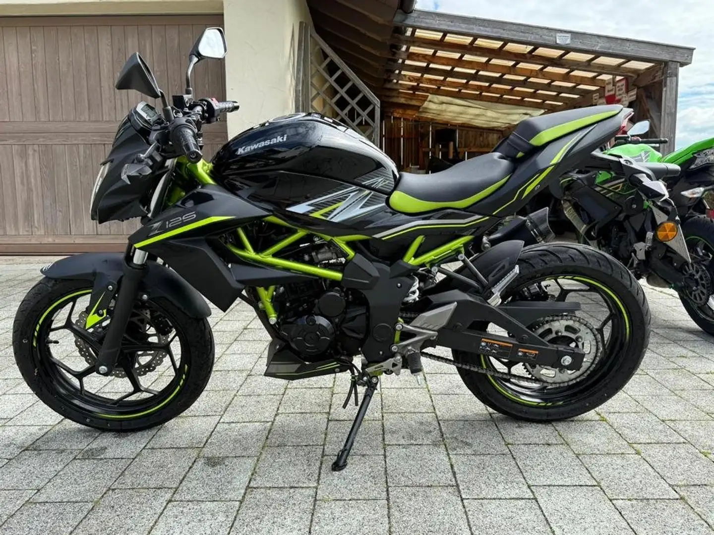 Kawasaki Z 125 Fekete - 2