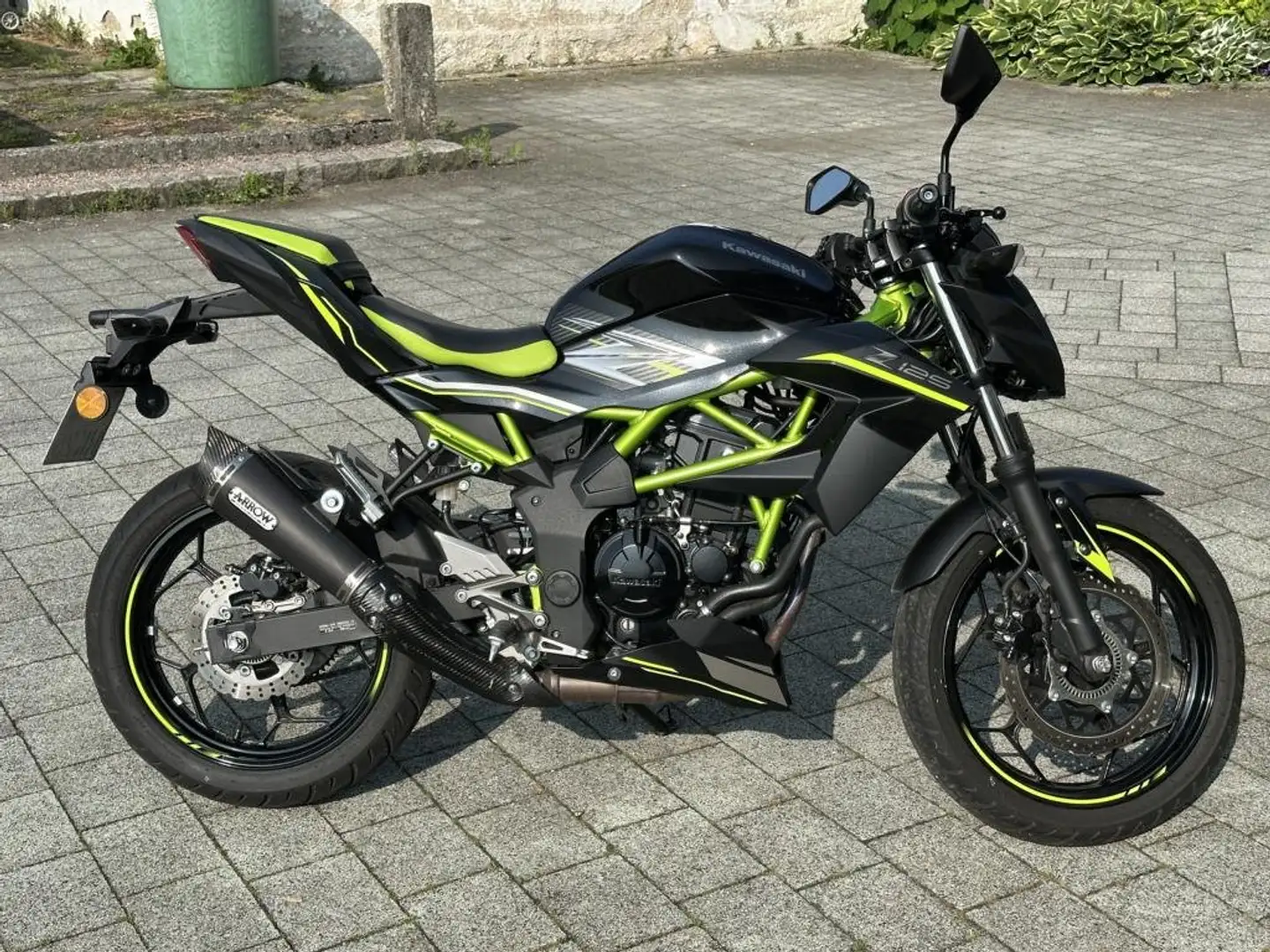 Kawasaki Z 125 Fekete - 1