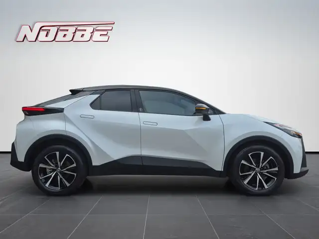 Toyota C-HR view 6
