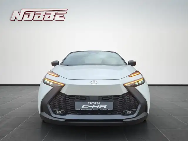 Toyota C-HR view 8