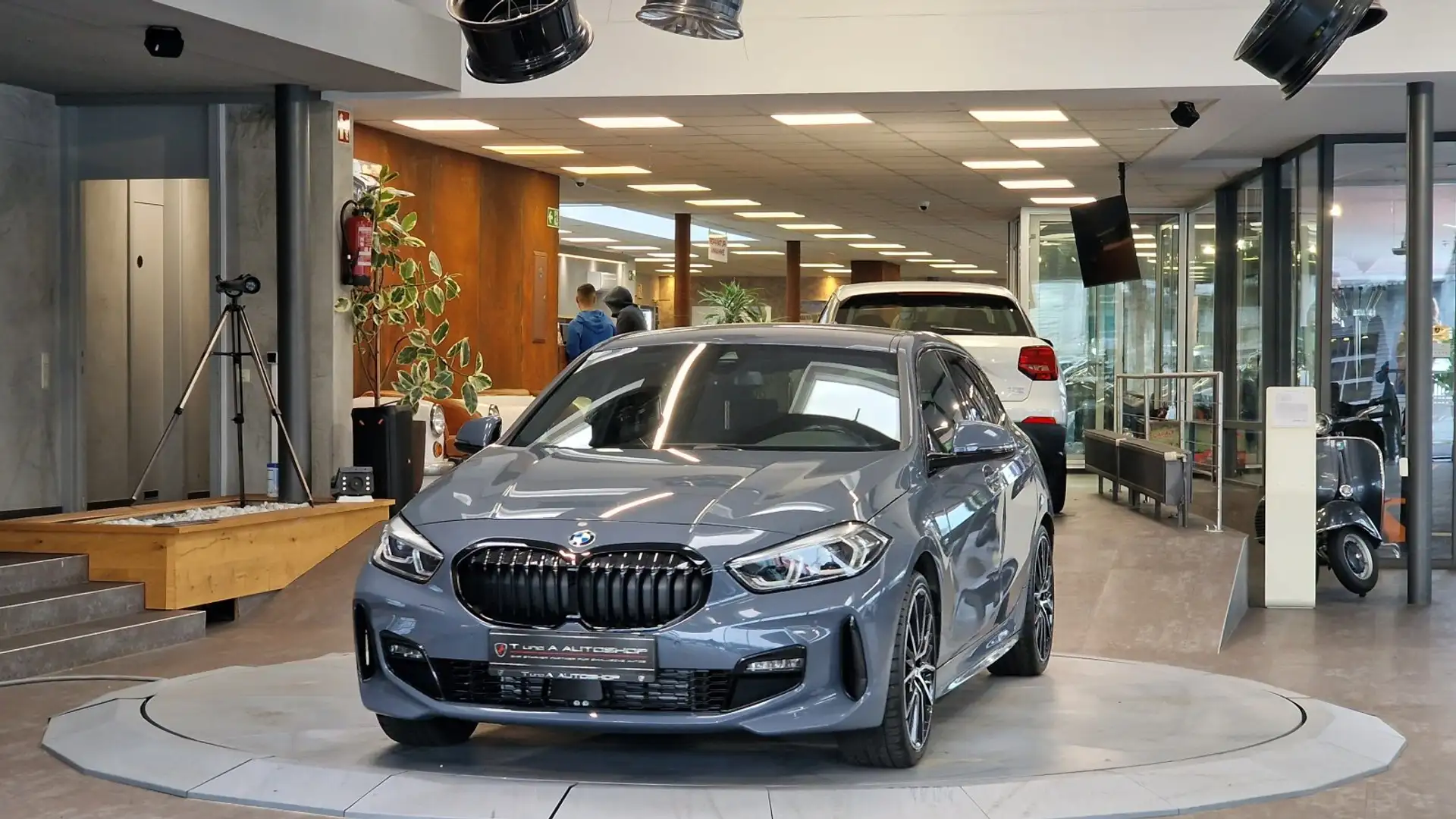 BMW 120 d xDrive F40 M-Paket Aut. *Carplay*Navi*19Zoll*LED Gris - 2