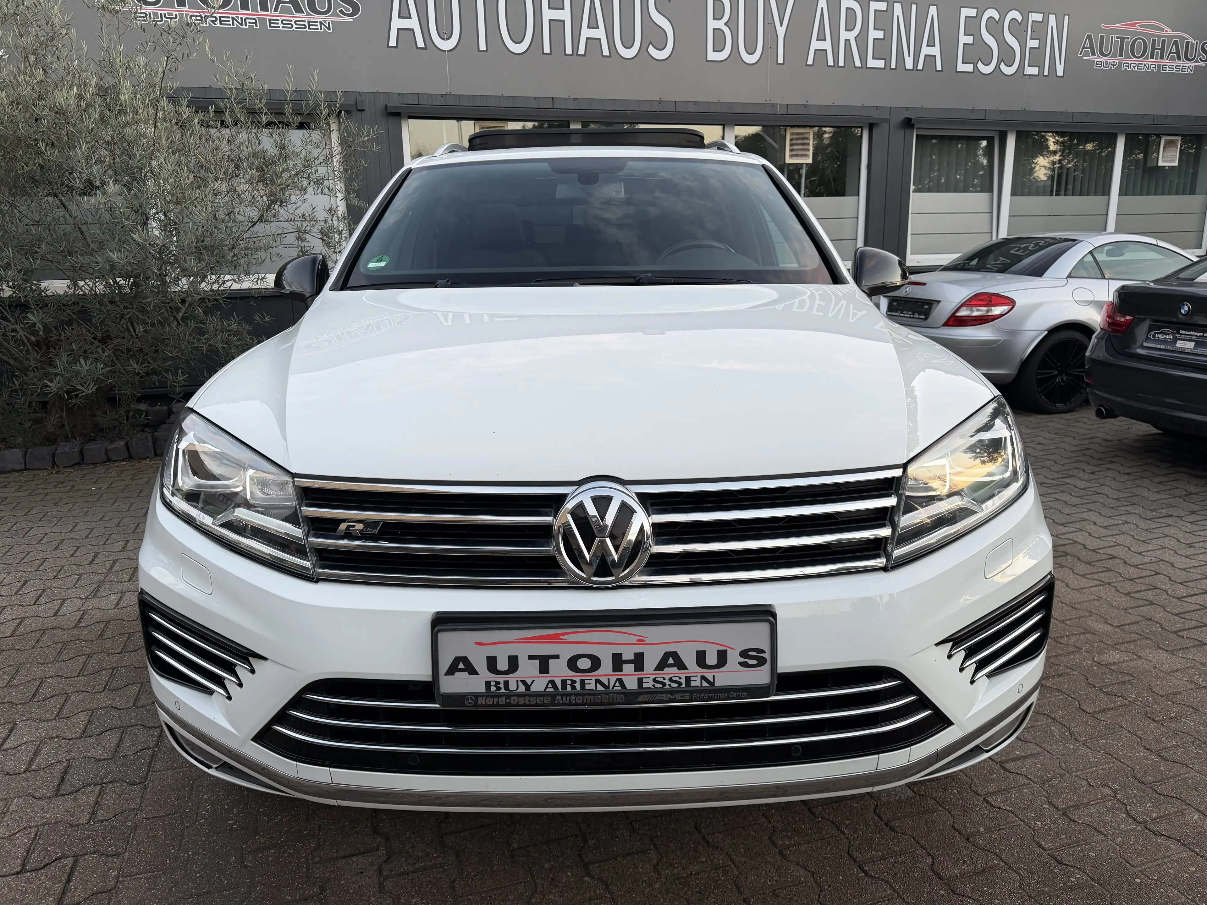 Volkswagen Touareg R-Line V6 TDI BMT 4Motion SCR Automatik 2.H Weiss — photo 2