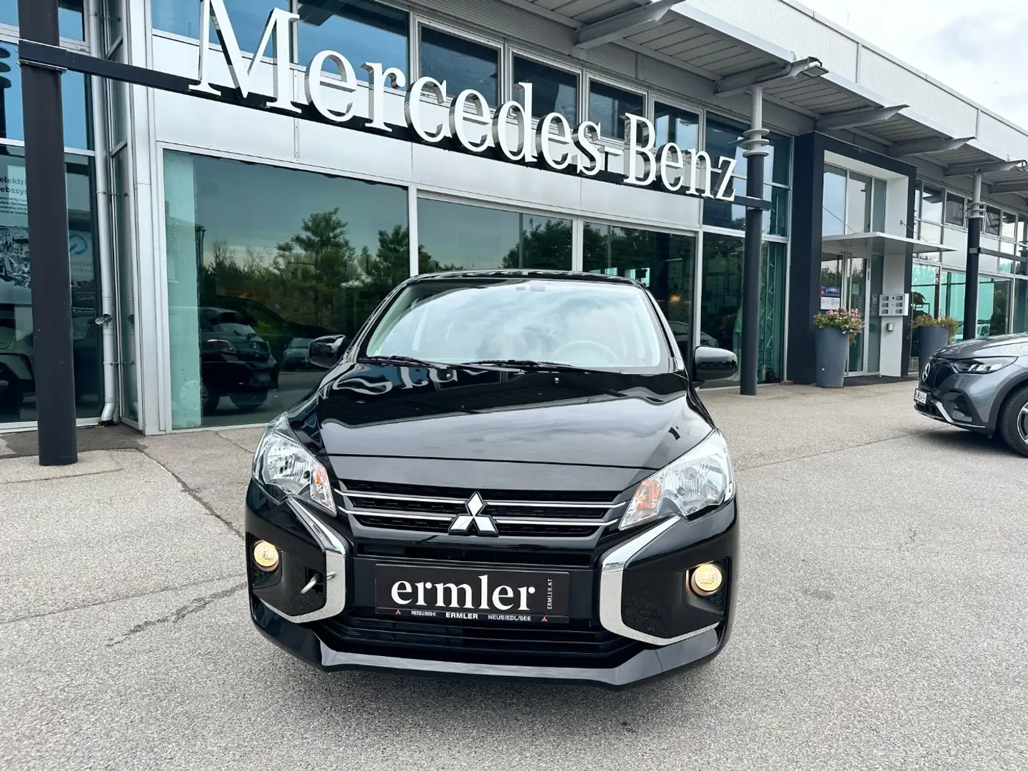 Mitsubishi Space Star 1.2 Inform Neuwagen Benzin Schalter Schwarz - 2