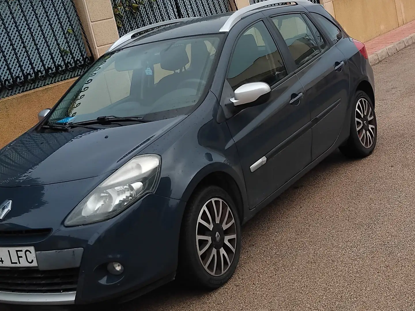 Renault Clio Clio Grand Tour 1.2 TCE Dynamique Dynamique Gris - 2