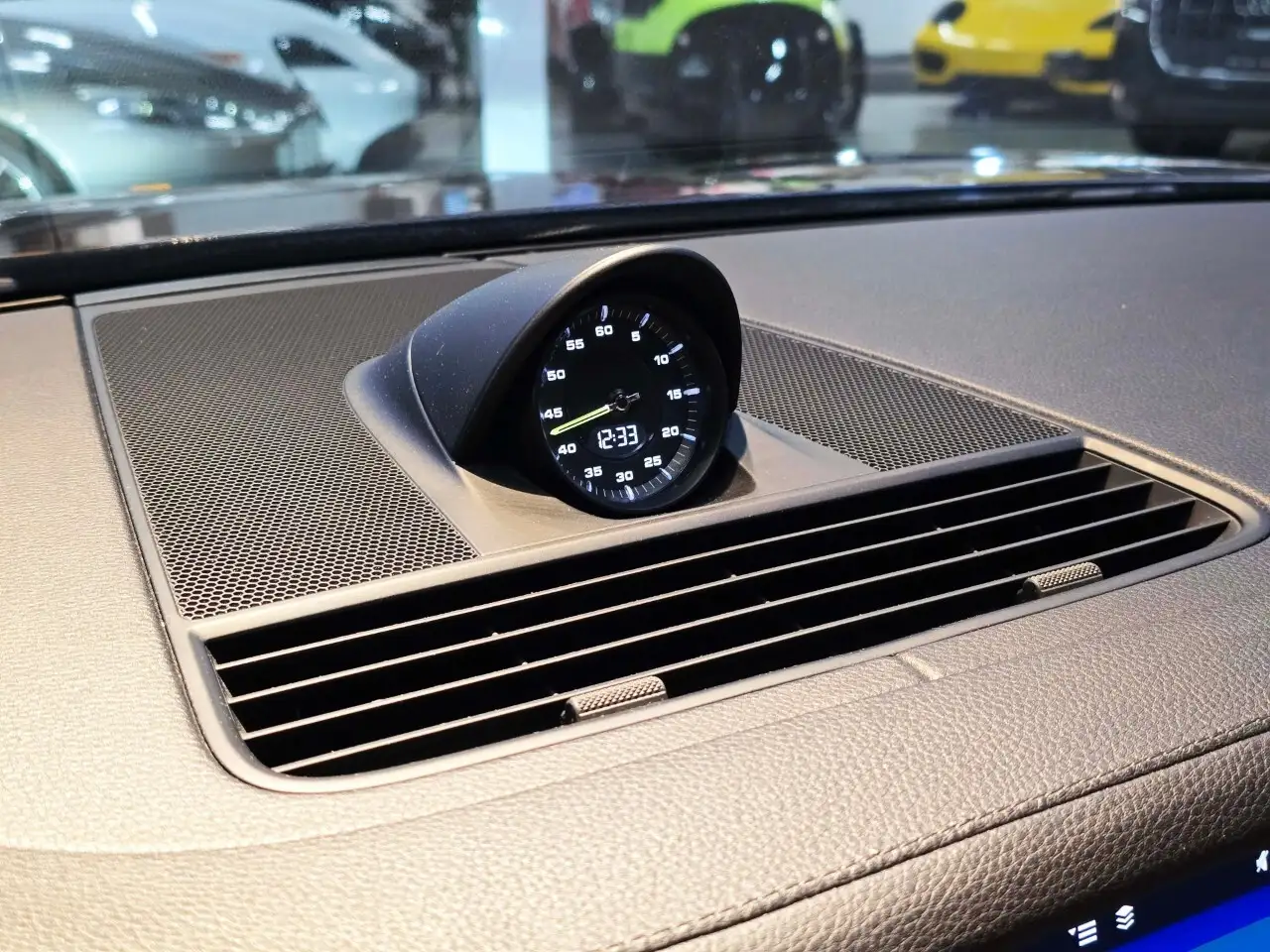 Porsche Panamera снимка Porsche Panamera