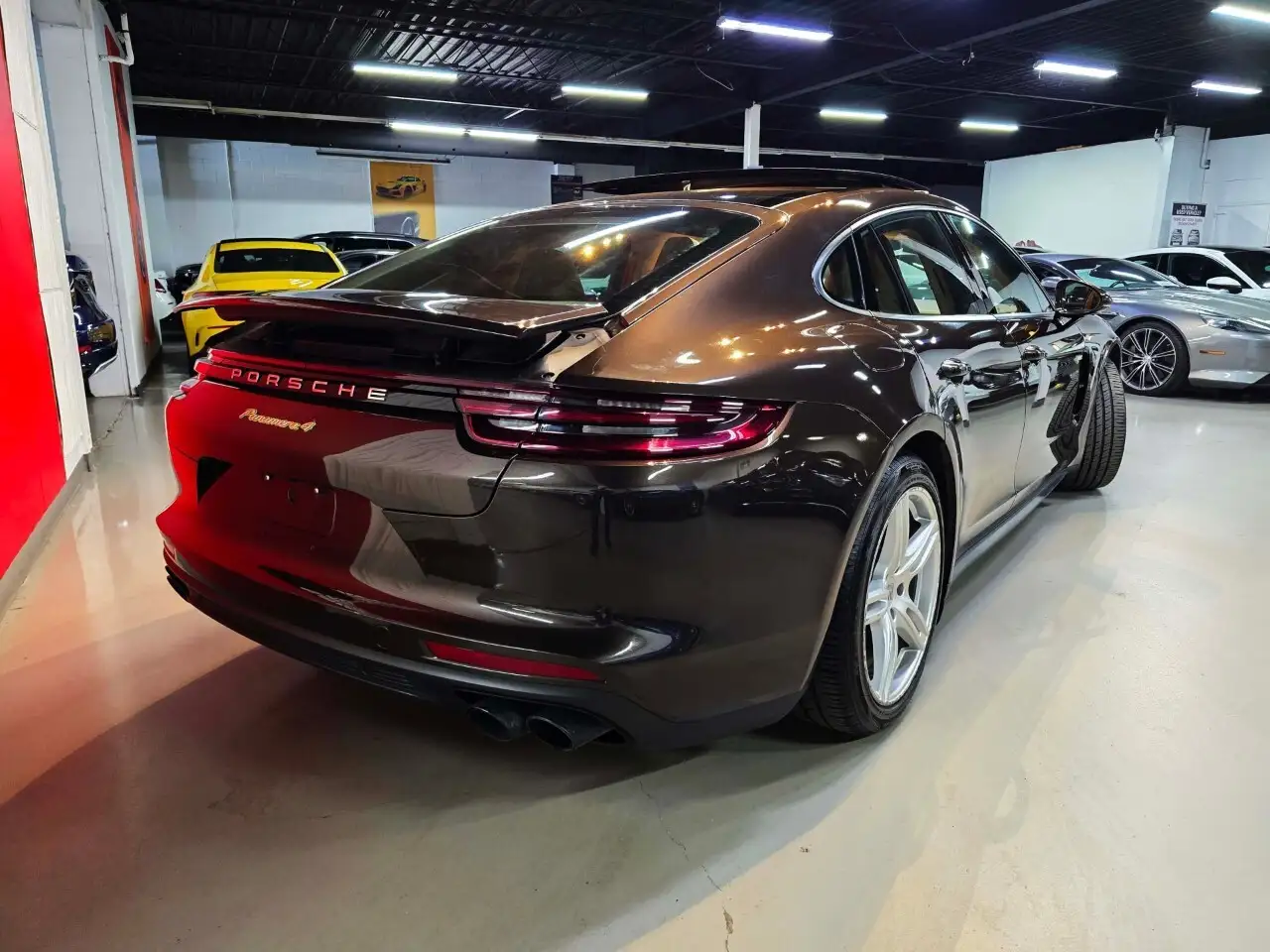 Porsche Panamera снимка Porsche Panamera