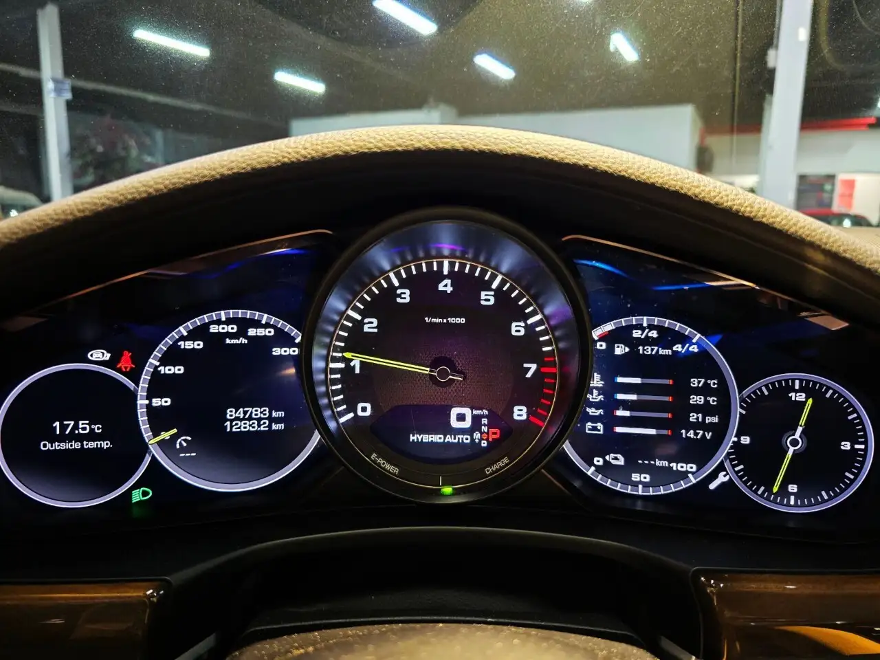 Porsche Panamera снимка Porsche Panamera