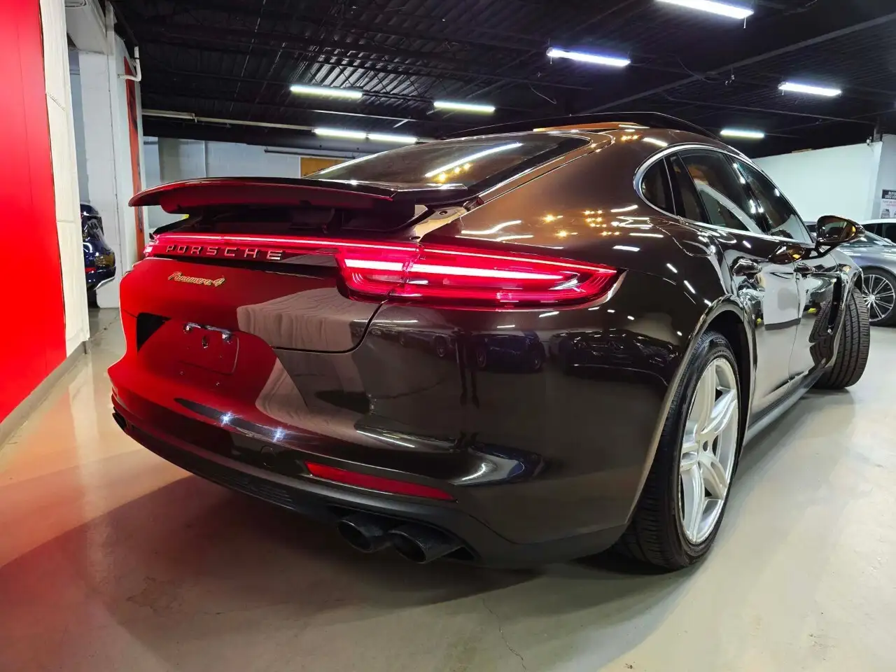 Porsche Panamera снимка Porsche Panamera