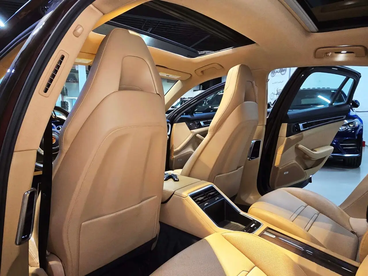 Porsche Panamera снимка Porsche Panamera