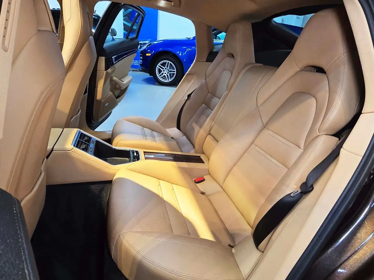 Porsche Panamera снимка Porsche Panamera