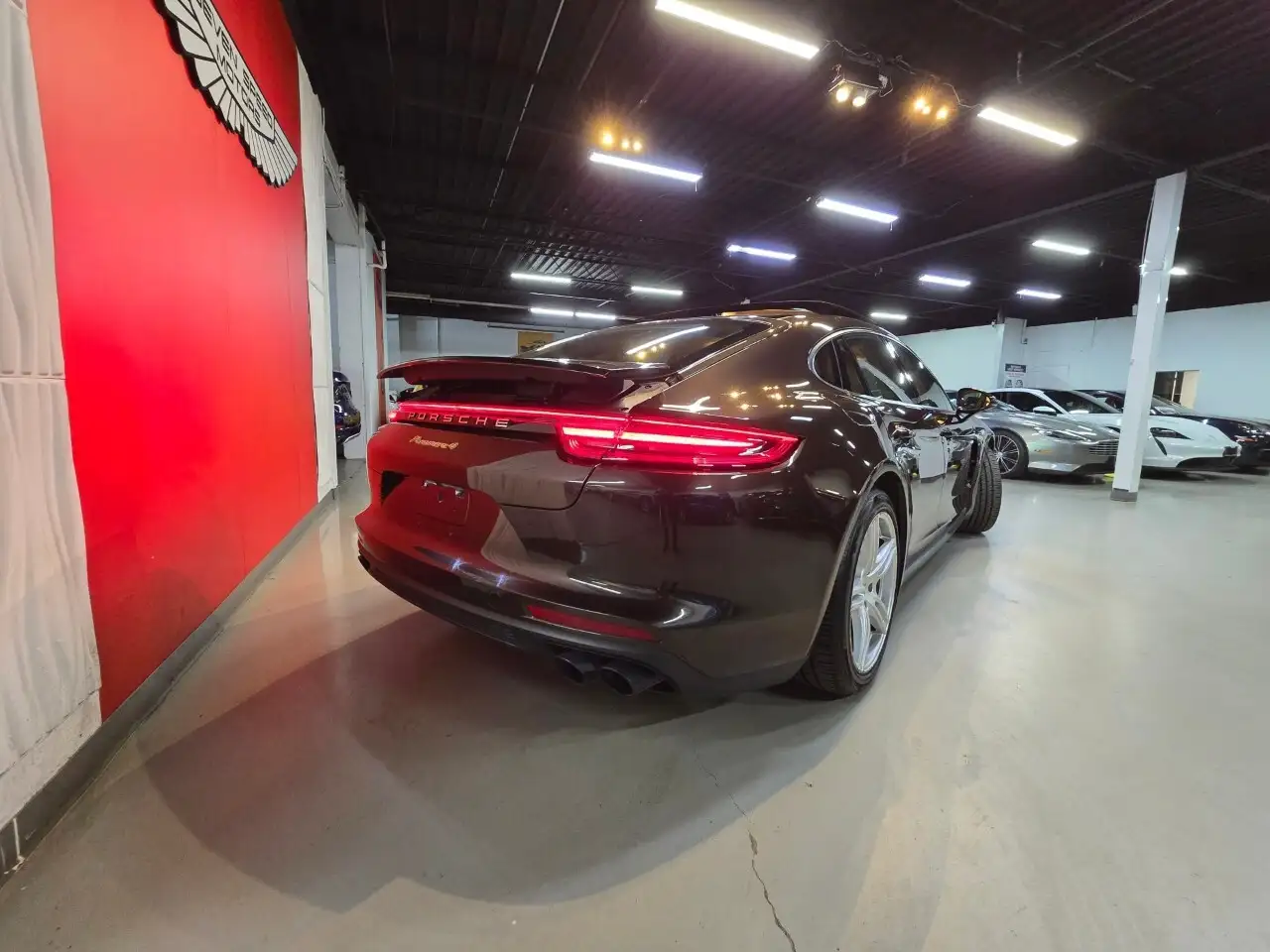 Porsche Panamera снимка Porsche Panamera