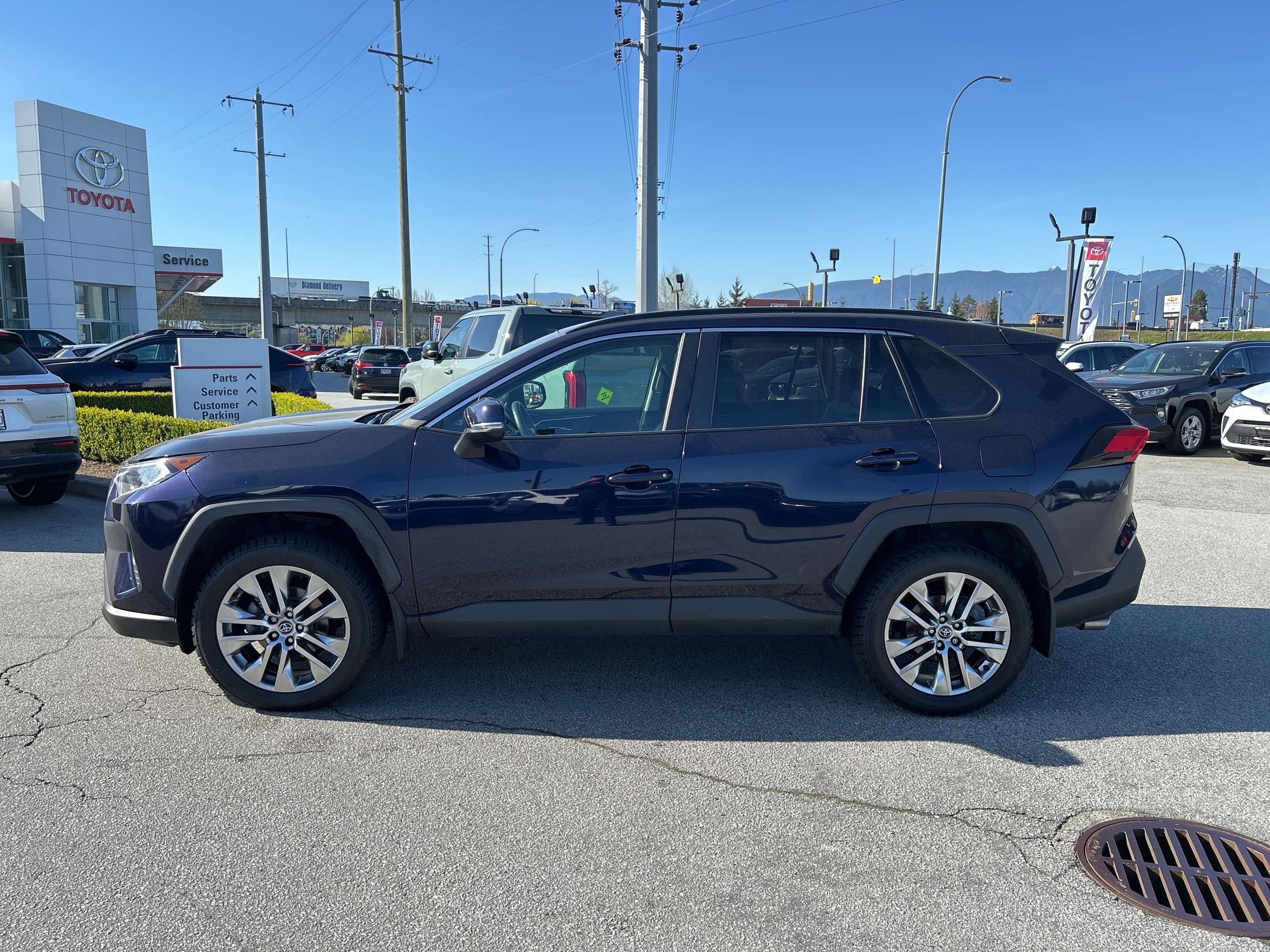 2020 Toyota RAV4 XLE — снимка 1