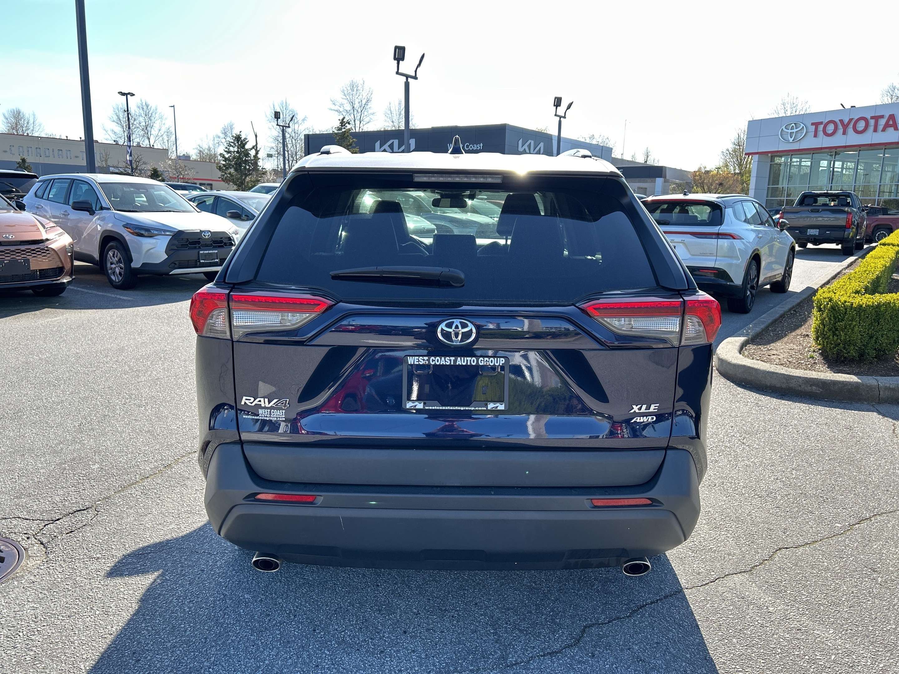2020 Toyota RAV4 XLE — снимка 1