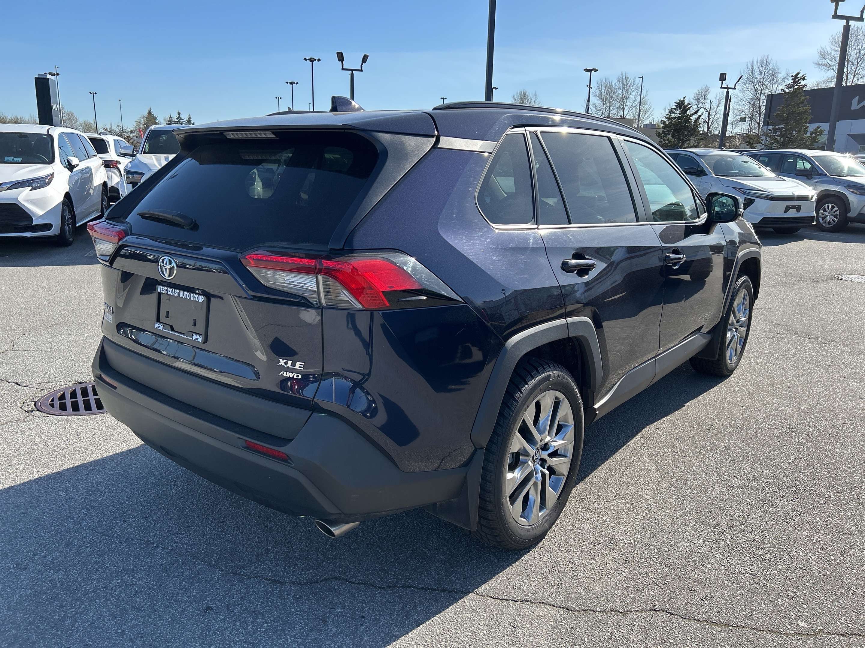 2020 Toyota RAV4 XLE — снимка 1