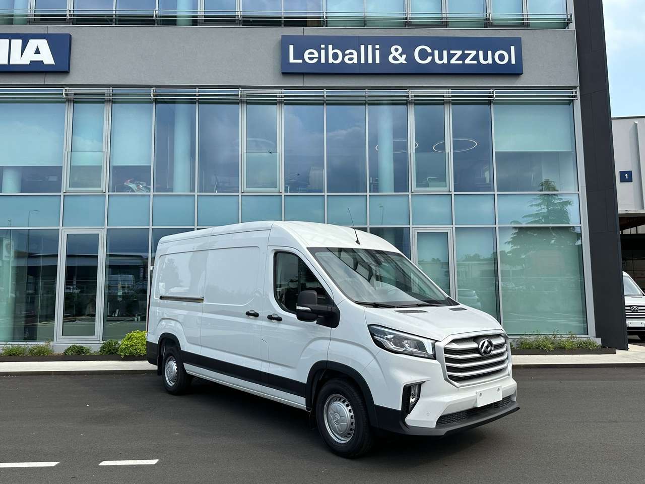 Maxus Deliver 9 L3H2 Pack 1 KM0