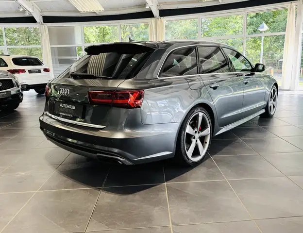 Audi A6 Avant view 6