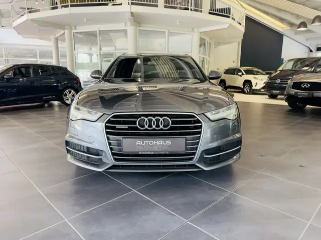 Audi A6 Avant view 2