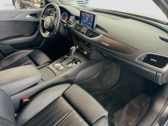 Audi A6 Avant view 15
