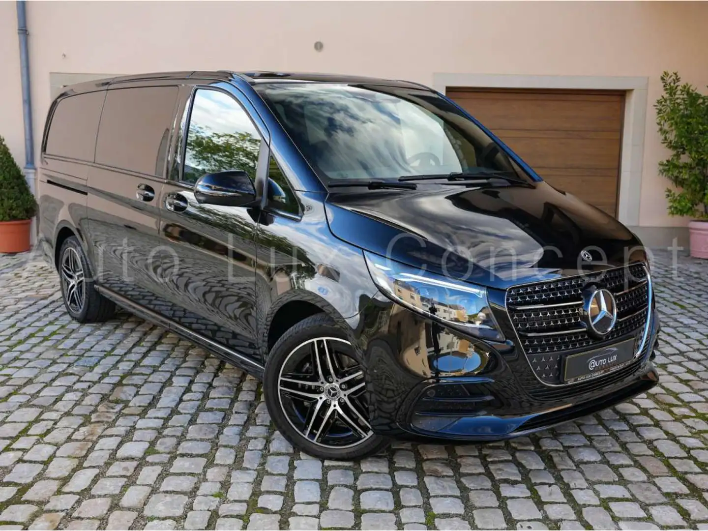 Mercedes-Benz V 300 d AMG Line/360/DISTRONIC/Burmester/AHK Noir - 2