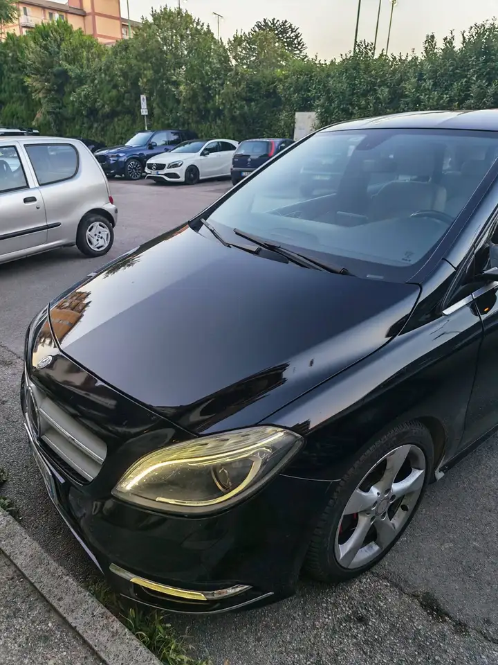 Mercedes-Benz B 200