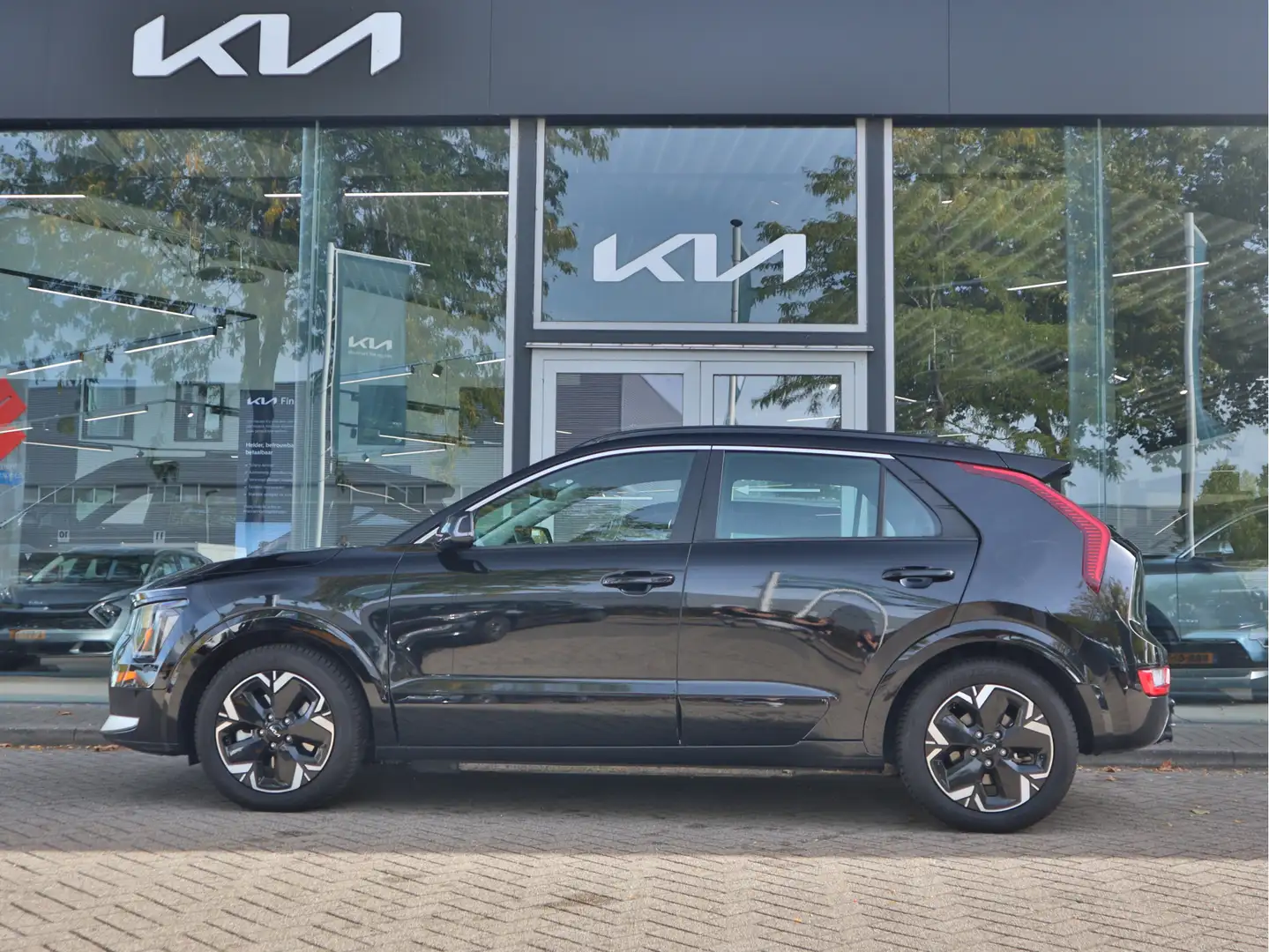 Kia e-Niro EV DynamicLine 64.8 kWh | Navigatie | Stoelverwarm Noir - 2